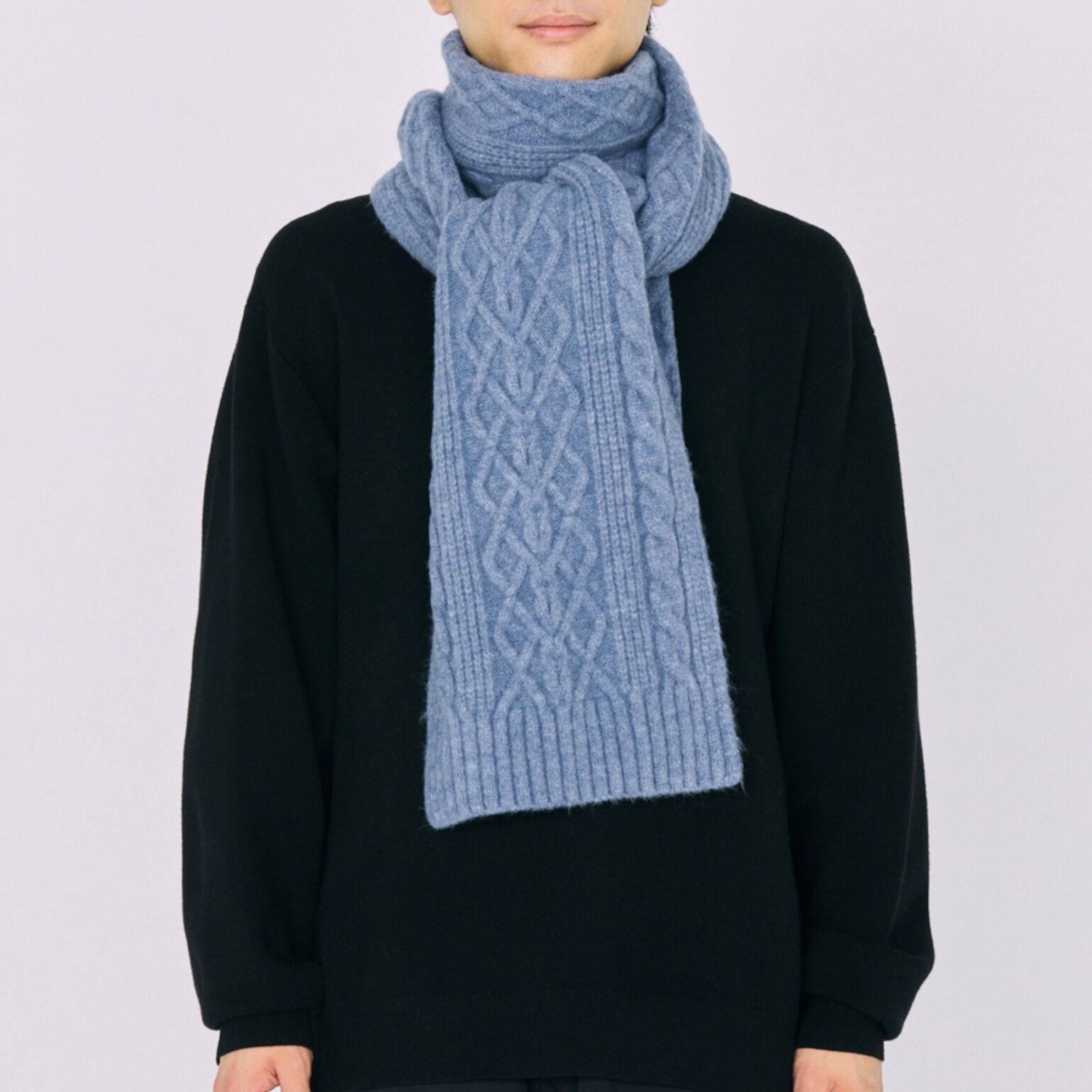 完全ガイド】定番から話題まで！おしゃれなマフラー・ストールの