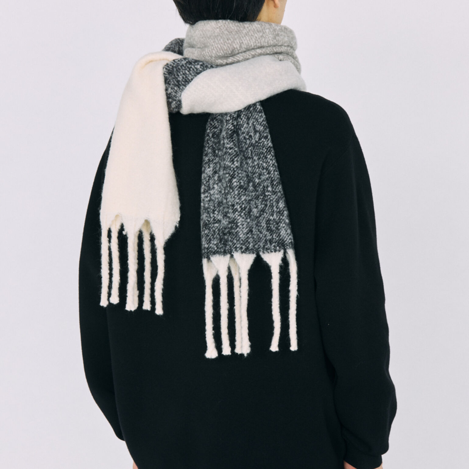 完全ガイド】定番から話題まで！おしゃれなマフラー・ストールの