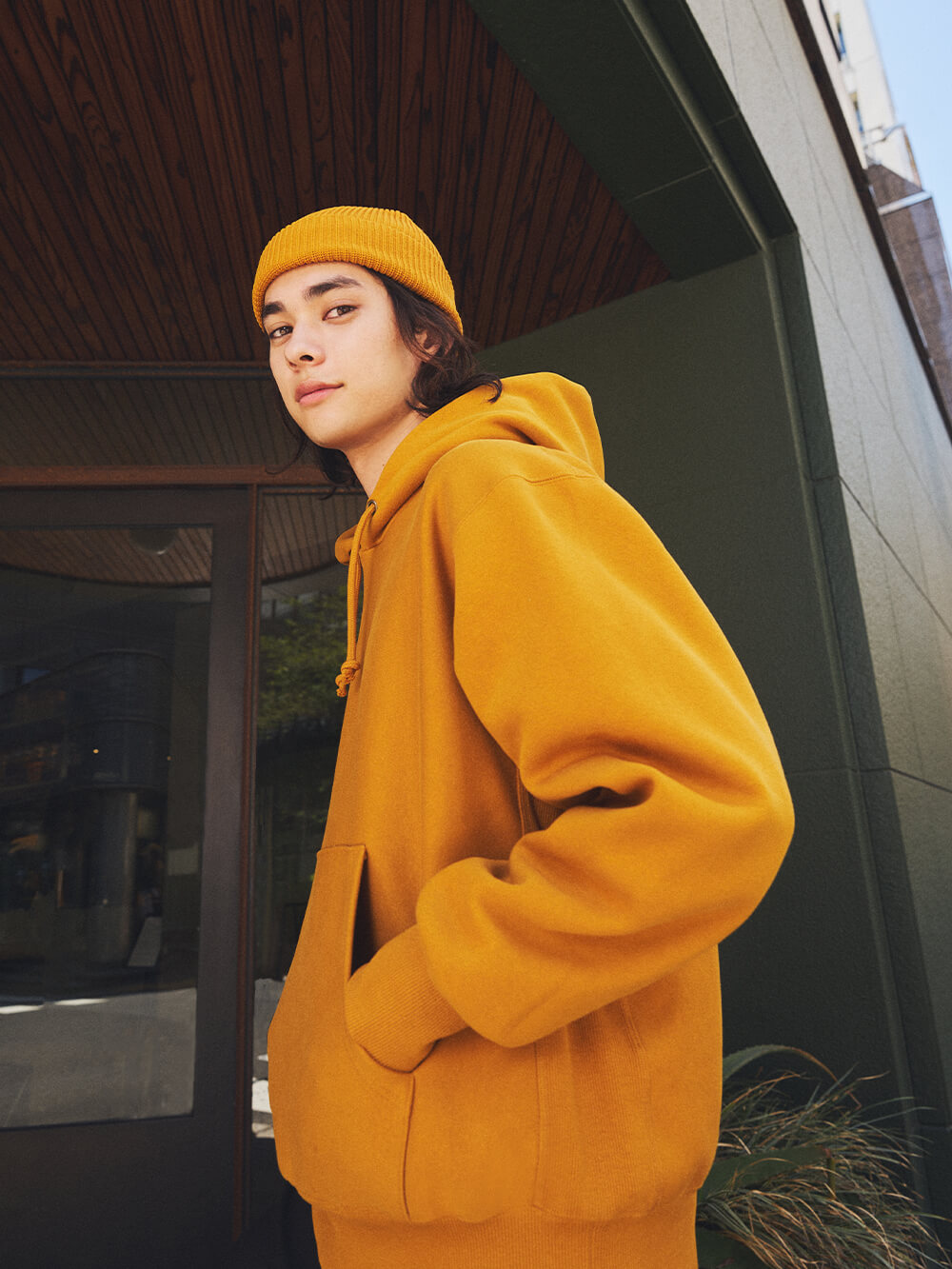 本格仕様のスウェットパーカは着心地のよさも魅力のひとつ